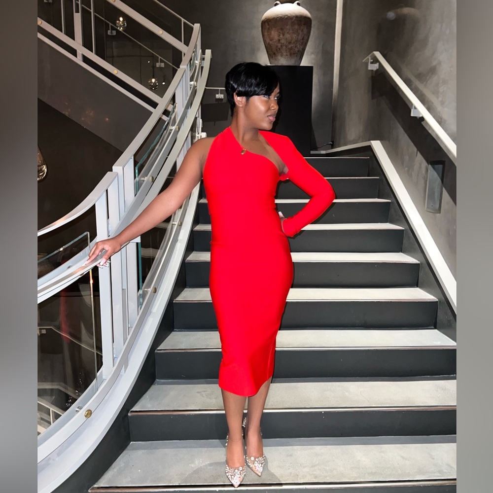 Lady in Red Chic One-Shoulder Red Dress